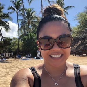 Meet your Posher, Christine